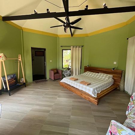 Navari Homestay Rayong Exteriör bild