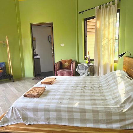 Navari Homestay Rayong Exteriör bild