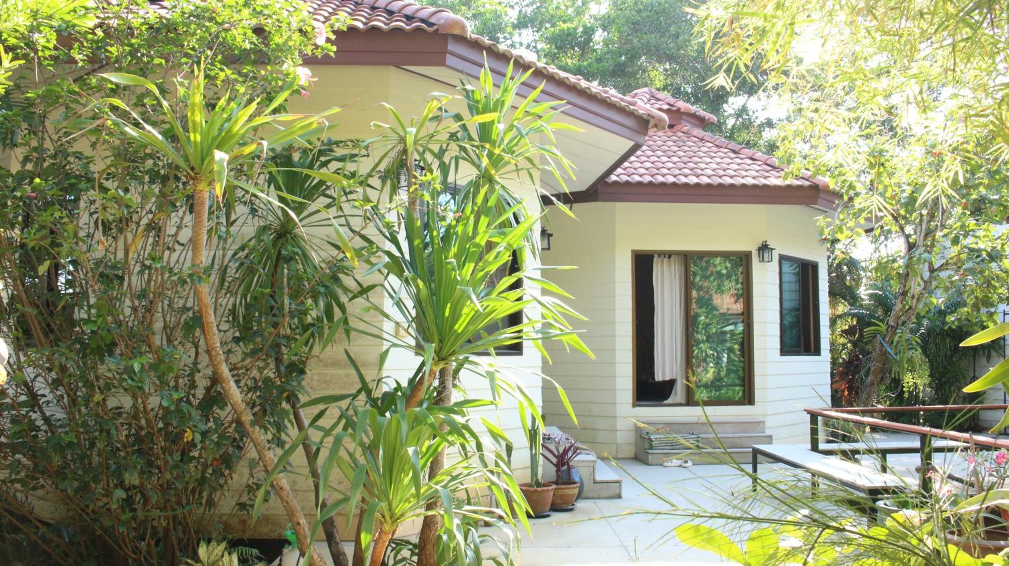 Navari Homestay Rayong Exteriör bild